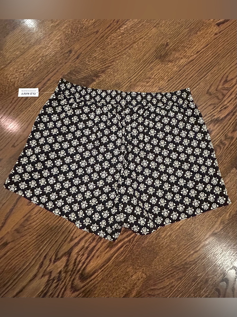 Old Navy Women's Black Floral Print Shorts
